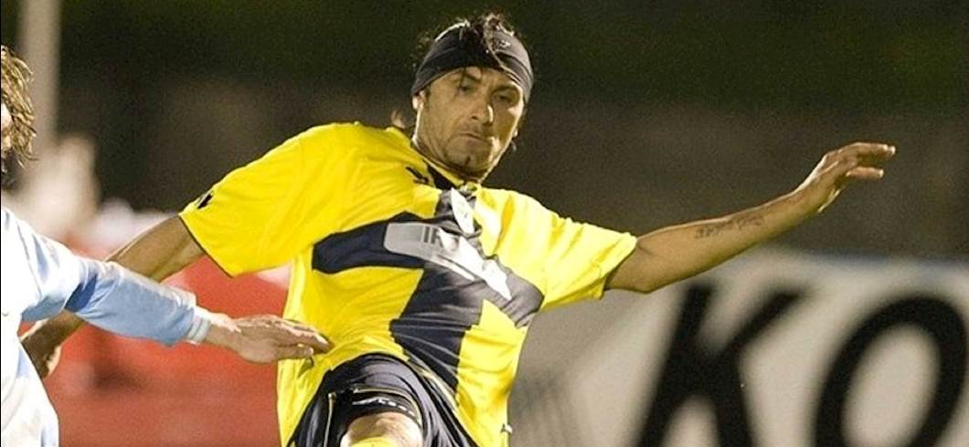 Copertina: Eterno Sossio Aruta: l'ex Cervia firma con la Torrese all'età di 47 anni