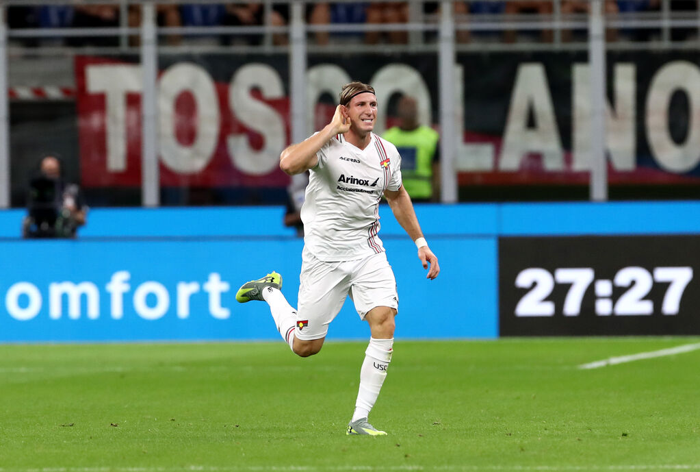 Baschirotto festeggia l'iniziale vantaggio della Cremonese (Getty Images)