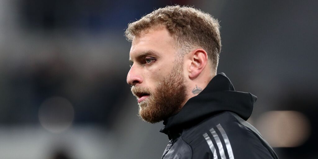 Copertina: Juventus, critiche e insulti a Di Gregorio: il portiere chiude i commenti su Instagram