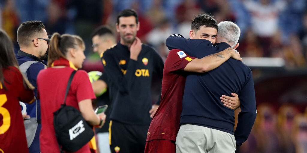 Copertina: Roma, Dybala saluta Mourinho: "Grazie per ogni parola"