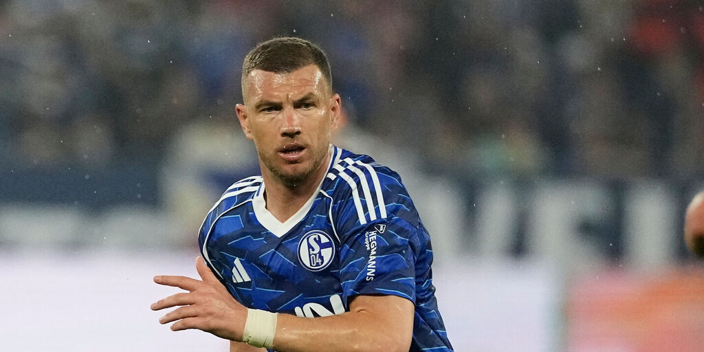 Copertina: Dzeko: "Alla Fiorentina a gennaio non ero contento, Roma? Speriamo vada in Champions"