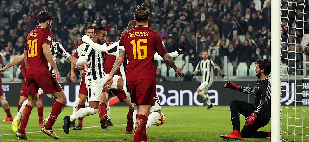 Copertina: Gli ex e il tabù Stadium fermano la Roma: decide Benatia, ancora tre punti per la Juve coi giallorossi