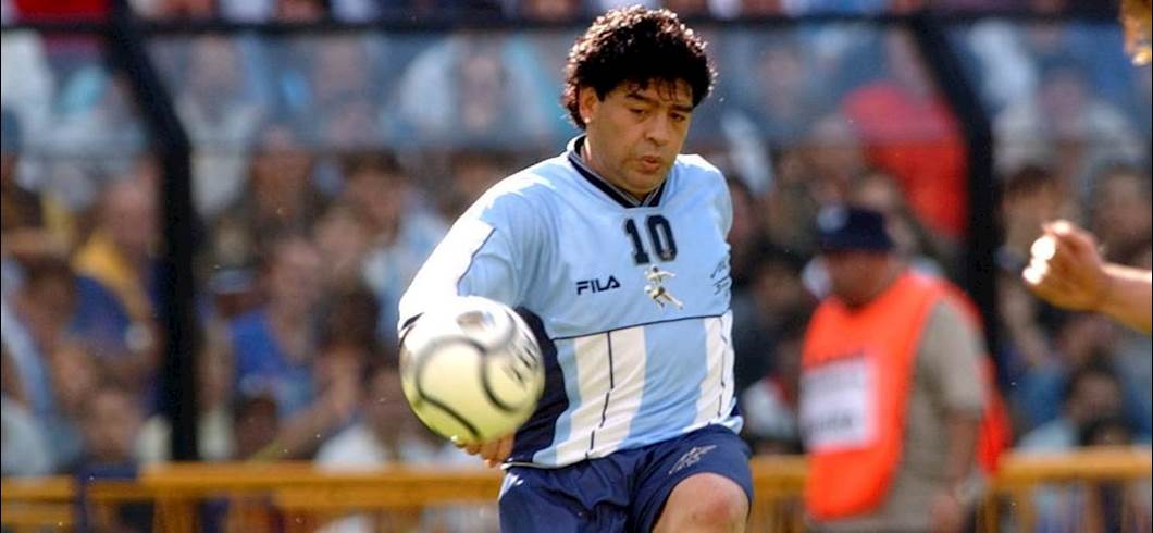 Copertina: 15 anni fa la partita d'addio al calcio di Maradona: rivediamola insieme