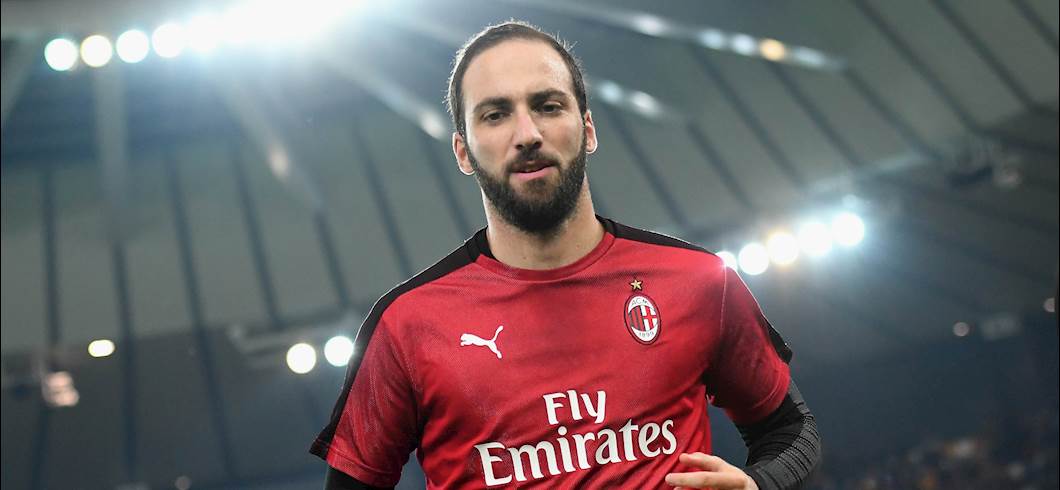 Copertina: Tapiro d'oro per Gonzalo Higuain: "Ai tempi della Juve mi portò bene. Felice per l'affetto del mondo Milan"