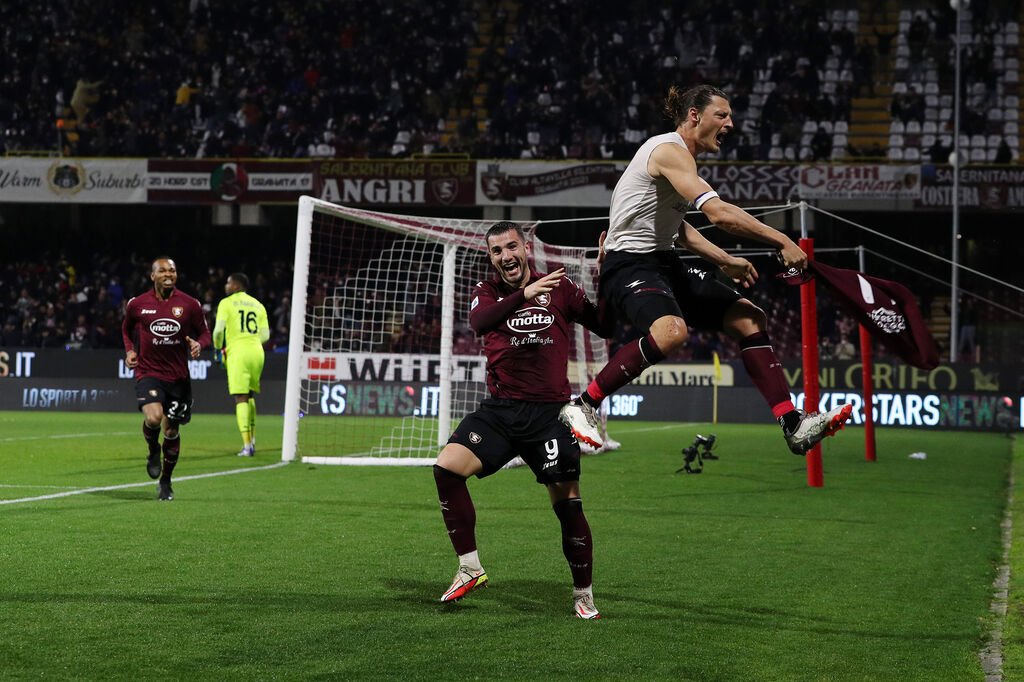 Salernitana, Djuric esulta dopo il gol al Milan (Getty)