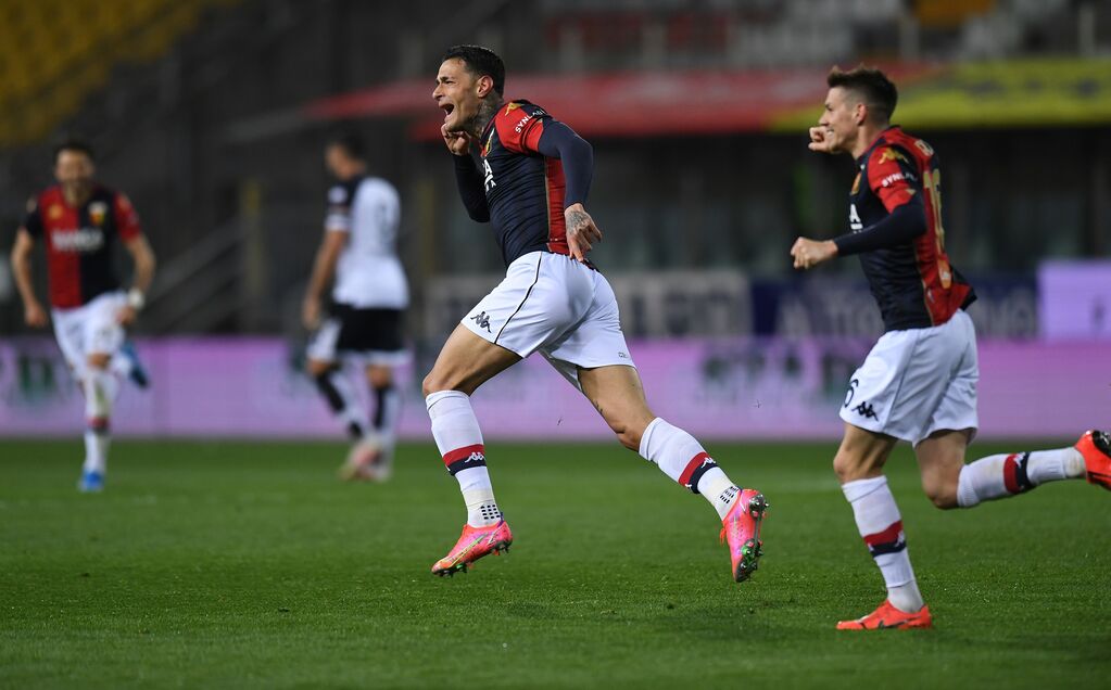 Genoa, Scamacca esulta dopo il gol vittoria di Parma (Getty)