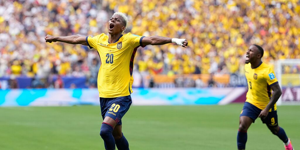 Copertina: L'Ecuador vince in rimonta e vola ai sedicesimi: Germania ko 2-1