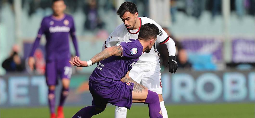 Copertina: Simeone di testa, Calhanoglu in tap-in. Al Franchi, Fiorentina e Milan brindano al nuovo anno e dividono la posta in palio: 1-1