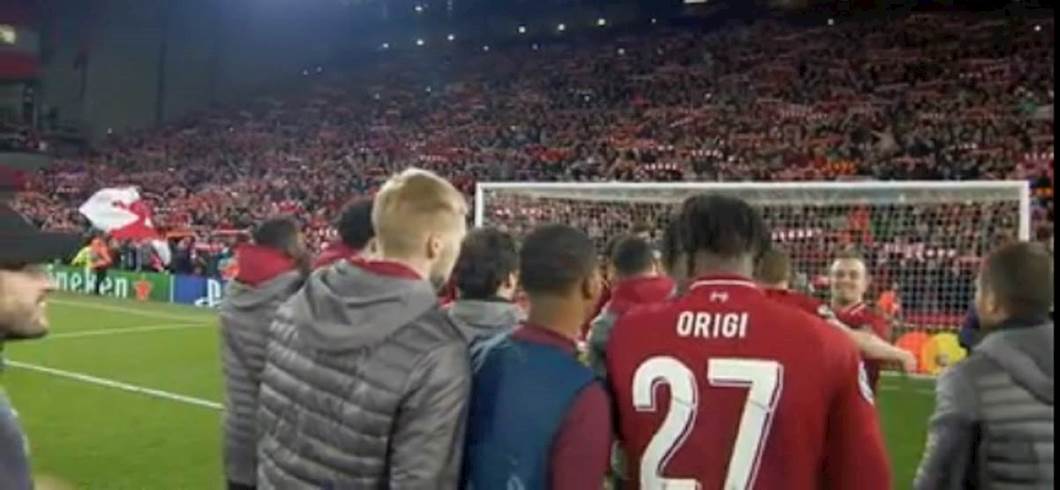 Copertina: VIDEO - Liverpool, "You'll never walk alone": l'omaggio da brividi di Anfield dopo l'impresa