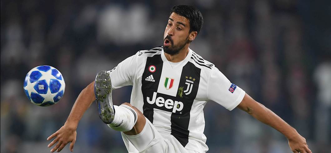 Copertina: Fantacalcio terminato per Khedira: il comunicato della Juve. Il centrocampista: "Dolori da 4 mesi..."