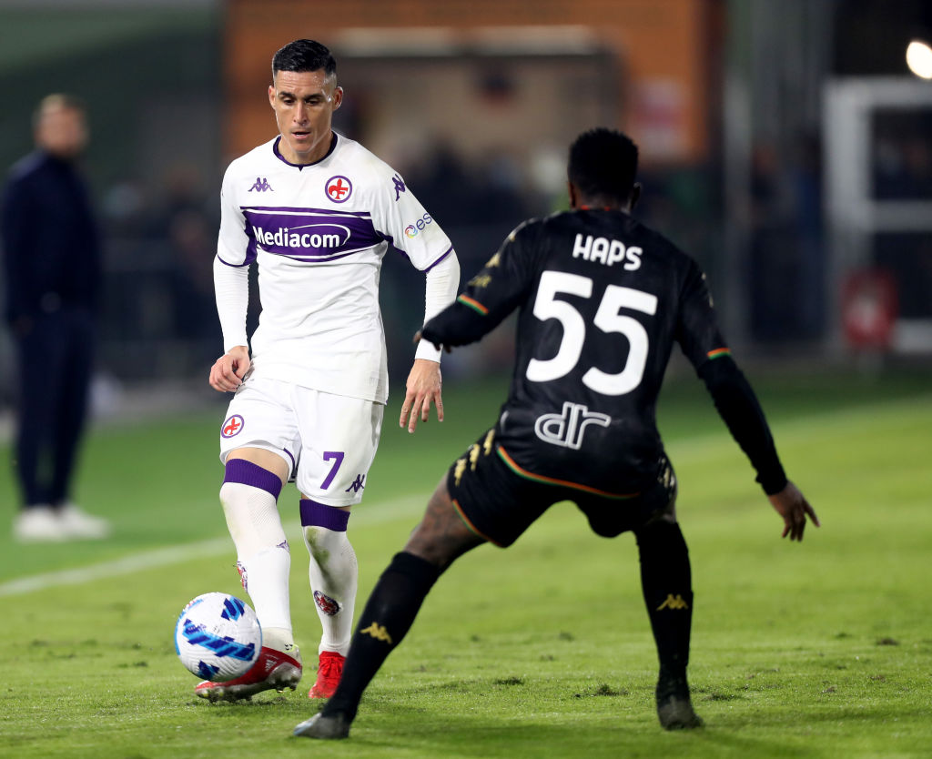Callejon contrastato da Haps nell'ultima partita contro il Venezia (Getty Images)