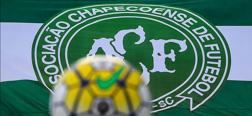Copertina: Il Torino onora la Chapecoense, maglia speciale indossata contro l'Atalanta. Le foto
