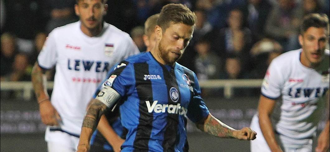 Copertina: Ecco chi canta la 'Papu Dance': X Factor svela il volto dietro la canzone di Gomez. Che passa con 4 'si'!