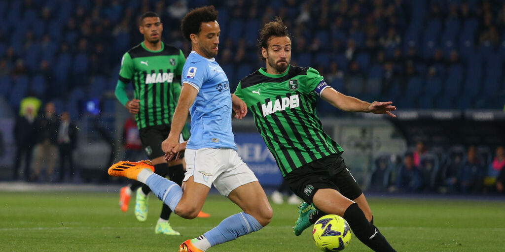 Copertina: Lazio, scatto Champions: Felipe Anderson più Basic, Sassuolo al tappeto e scudetto al Napoli rimandato