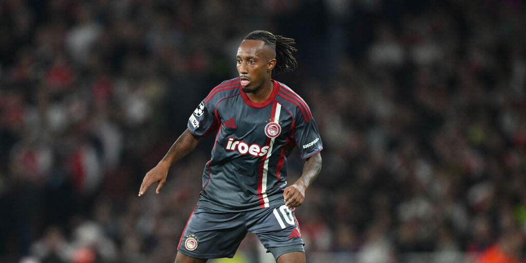 Copertina: Pepi risponde a Martins: 1-1 tra Olympiakos e Psv