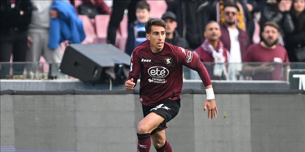 Copertina: UFFICIALE - Salernitana, Valencia ai saluti: vola in Grecia