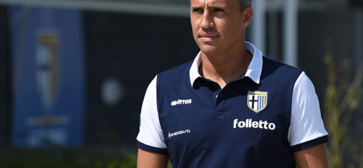 Copertina: Il Modena esonera Crespo, la moglie: "Ha lavorato gratis, me**e"