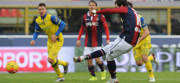 Copertina: Destro sbaglia, Pepe la mette in buca. Chievo corsaro a Bologna