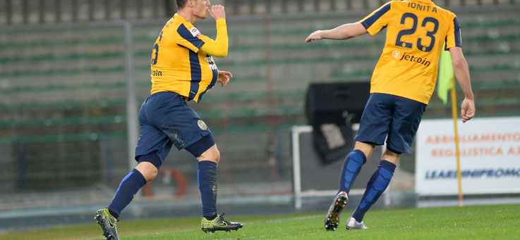 Copertina: Pazzini spezza la maledizione Verona! Battuta l'Atalanta