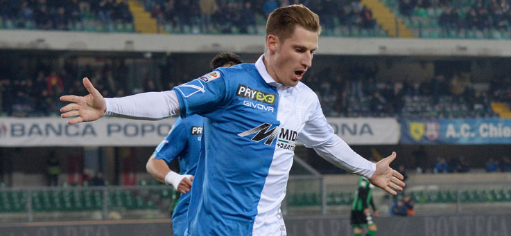 Copertina: Tutto in 1': Birsa chiama, Sansone risponde. Al Bentegodi è 1-1