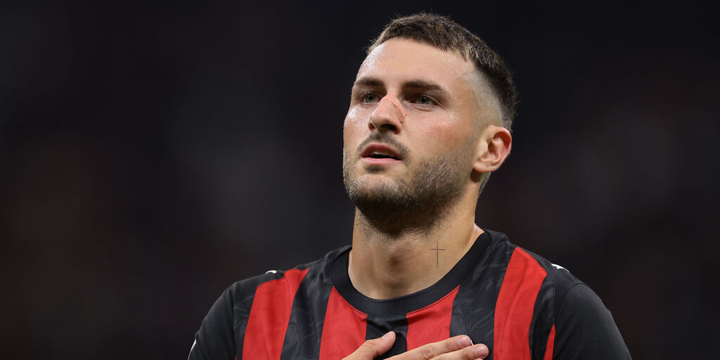 Milan, infortunio per Gimenez: cambio obbligato per Allegri Milan, infortunio per Gimenez: cambio obbligato per Allegri