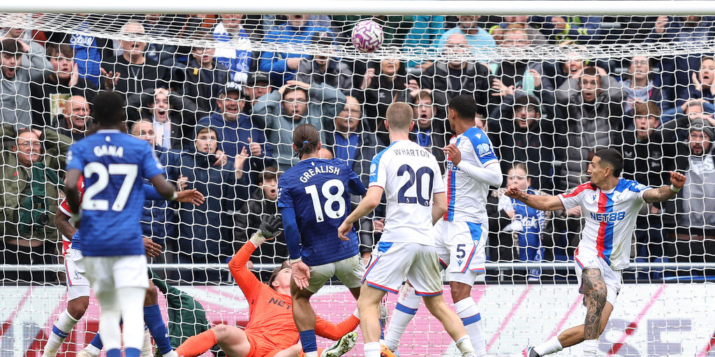 Copertina: Gollonzo di Grealish, l'Everton la ribalta nel recupero