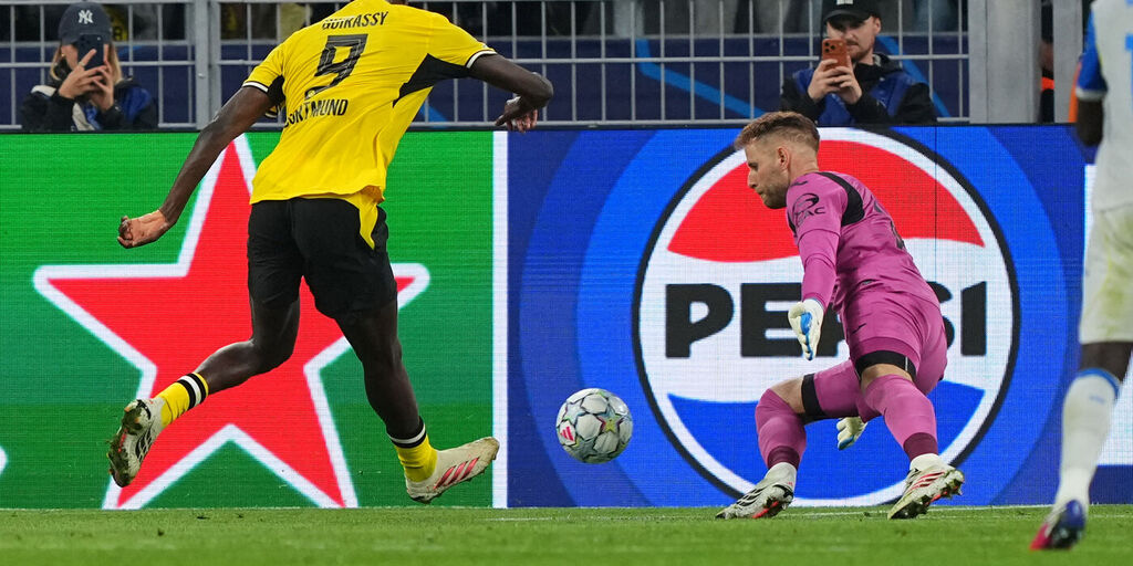 Copertina: Gulacsi subisce una rapina a mano armata: salta Villarreal-Napoli
