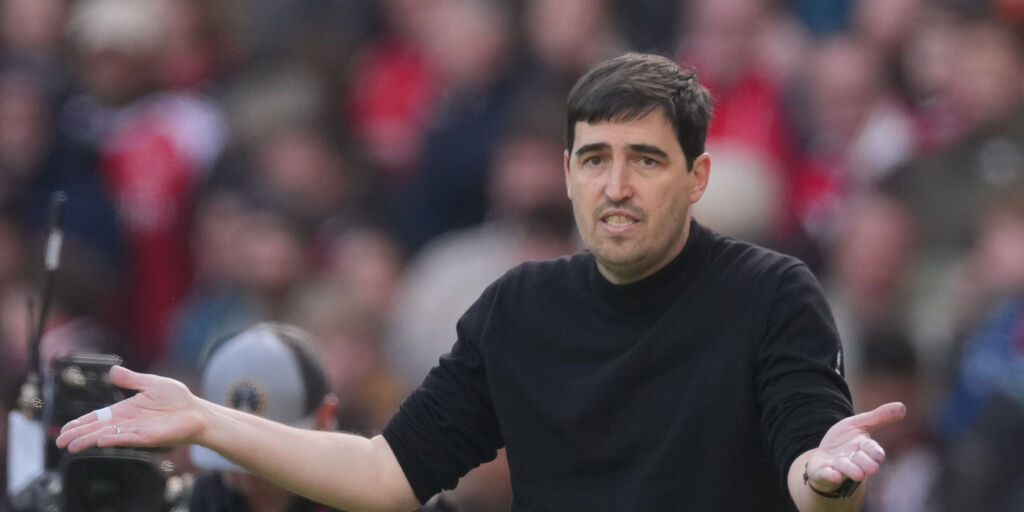 Copertina: Milan, caccia all'allenatore: fissato un nuovo incontro con Iraola