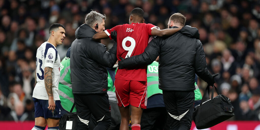 Copertina: Il Liverpool trema, per Isak si teme un lungo stop