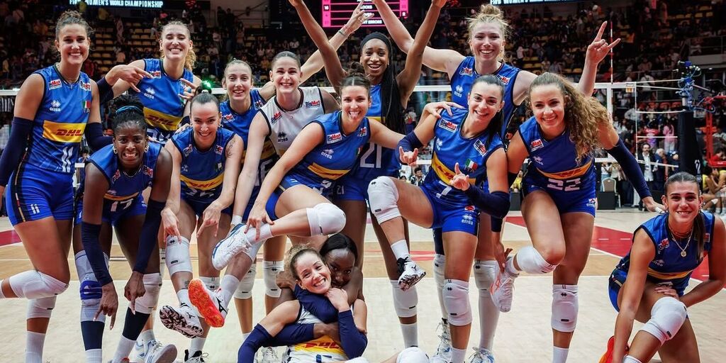 Copertina: Azzurre straordinarie, l'Italia è Campione del Mondo di volley