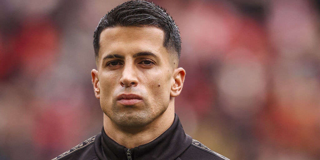 Copertina: L'Inter spinge per Cancelo: c'è l'approvazione di Chivu, le ultime