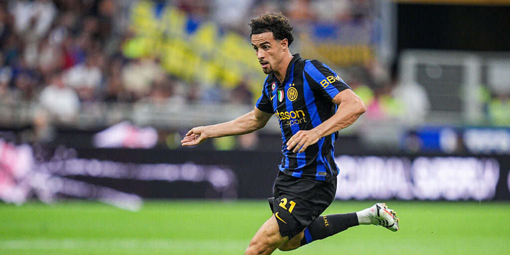 Copertina: Inter, Jones: "Chivu è incredibile, ecco il motivo"