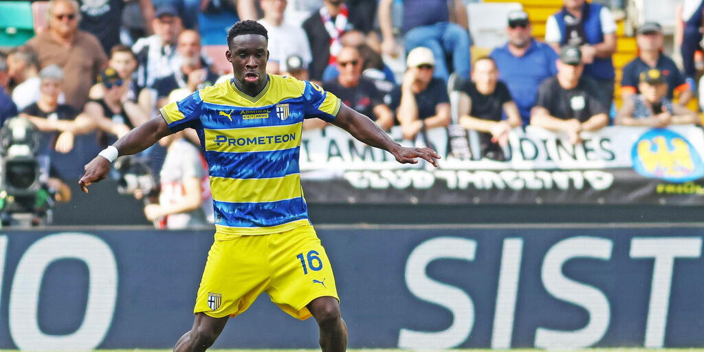 Copertina: Parma, Keita: "Amo il dribbling, ai razzisti rispondo con un sorriso"