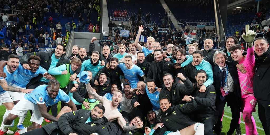 Copertina: La Lazio trionfa ai rigori e vola in finale di Coppa Italia, Motta ne para quattro