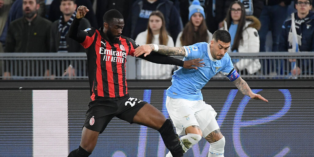 Copertina: La Lazio inchioda il Milan: 1-0, decide Isaksen