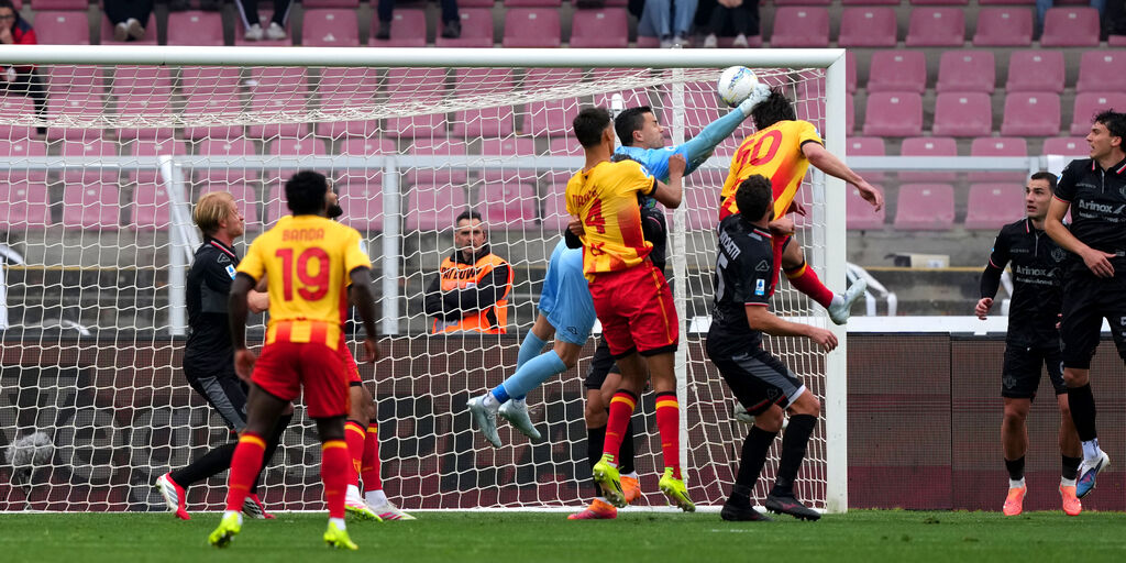 Copertina: Di Francesco supera Nicola: finisce 2-1 tra Lecce e Cremonese nel match salvezza