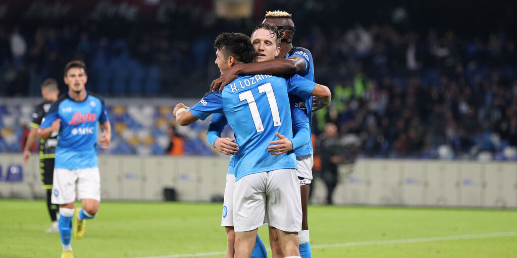 Copertina: Napoli, il rigore lo batte Lozano: Fantacalcio, cambiano le gerarchie?