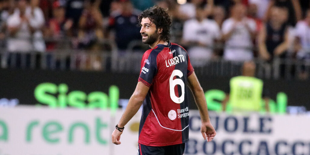 Copertina: Cagliari, Luperto: "Con Mina mi trovo benissimo, sono bravo tatticamente"