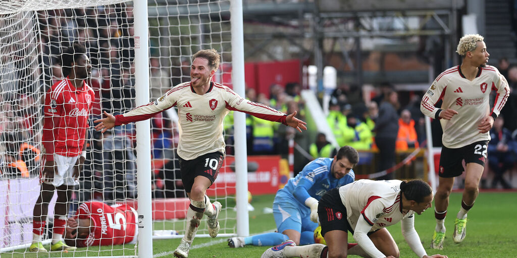 Copertina: Nottingham, che beffa! Mac Allister la decide all'ultimo respiro