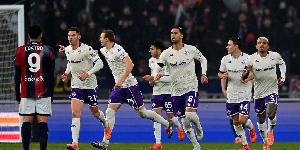 Copertina: Fiorentina, vittoria con dedica per Commisso: Mandragora e Piccoli stendono il Bologna
