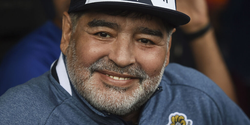 Copertina: Morte Maradona: il Pibe de Oro non doveva essere dimesso