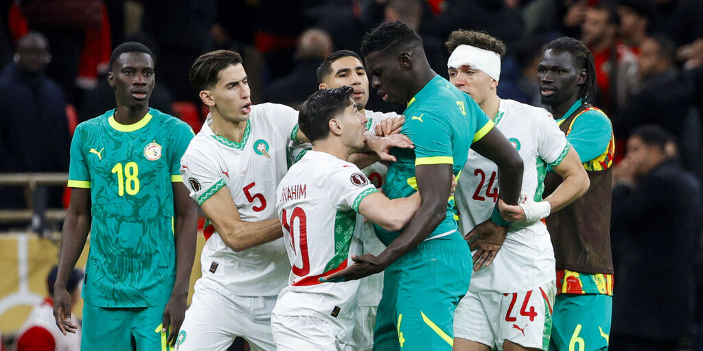 Copertina: Assurdo in finale di Coppa d'Africa: i giocatori del Senegal provano ad abbandonare il campo!