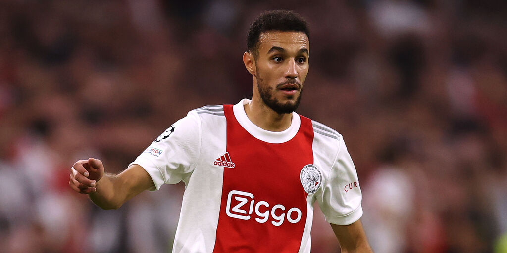 Calciomercato Napoli, gli obiettivi per le fasce: con Mandava c\'è Mazraoui (Getty Images) Calciomercato Napoli, gli obiettivi per le fasce: con Mandava c\'è Mazraoui (Getty Images)