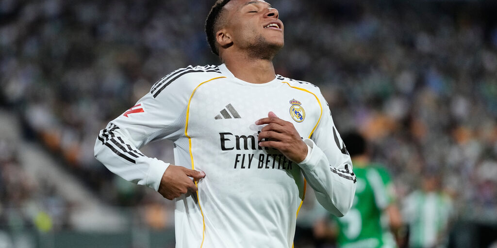 Copertina: Real Madrid, si ferma Kylian Mbappé