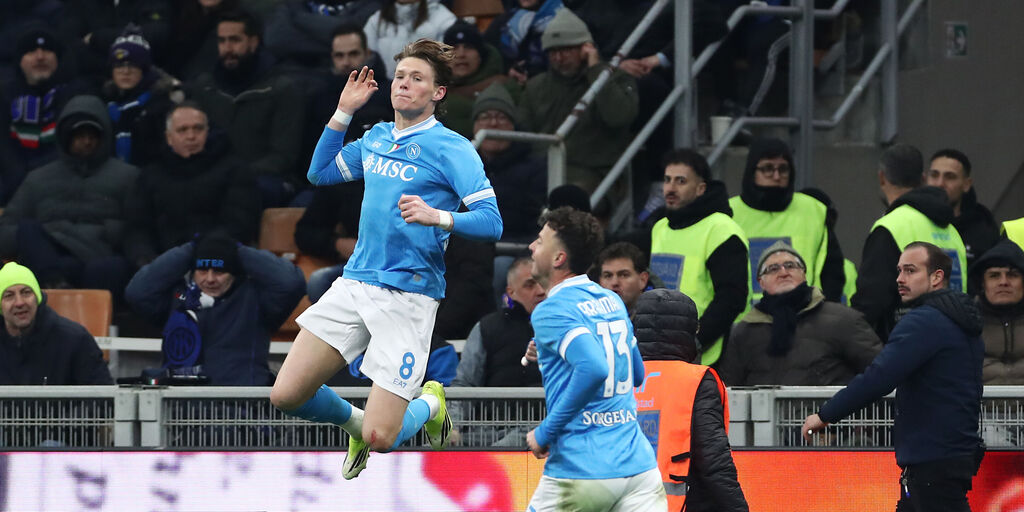 Copertina: McTominay tiene in vita il Napoli: termina 2-2 il big match con l'Inter