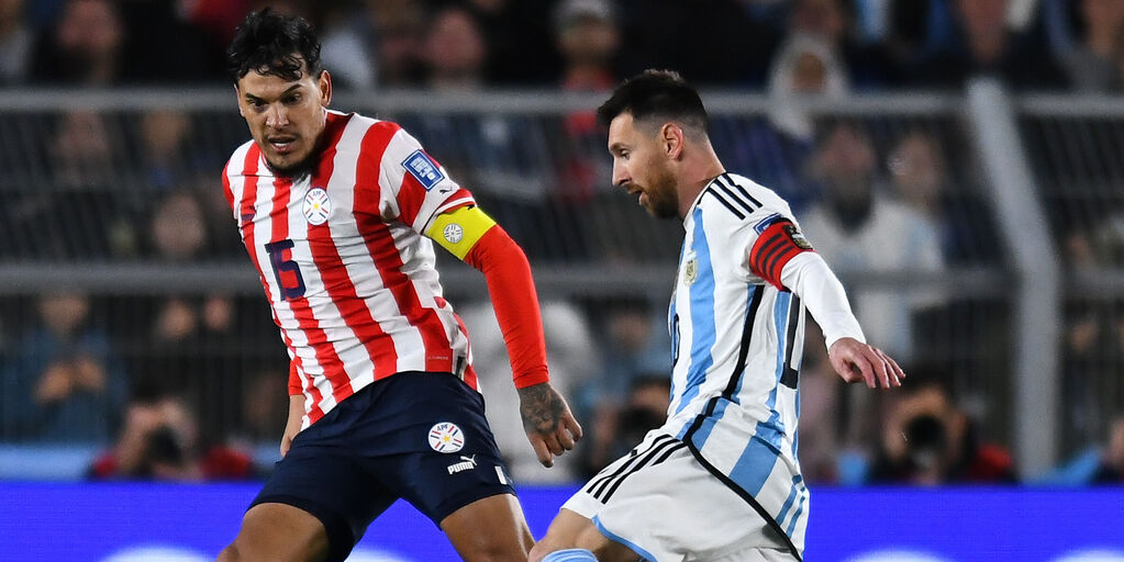 Copertina: Sanabria sputa a Messi? La Pulce: "Non so neanche chi sia", l'attaccante del Torino replica