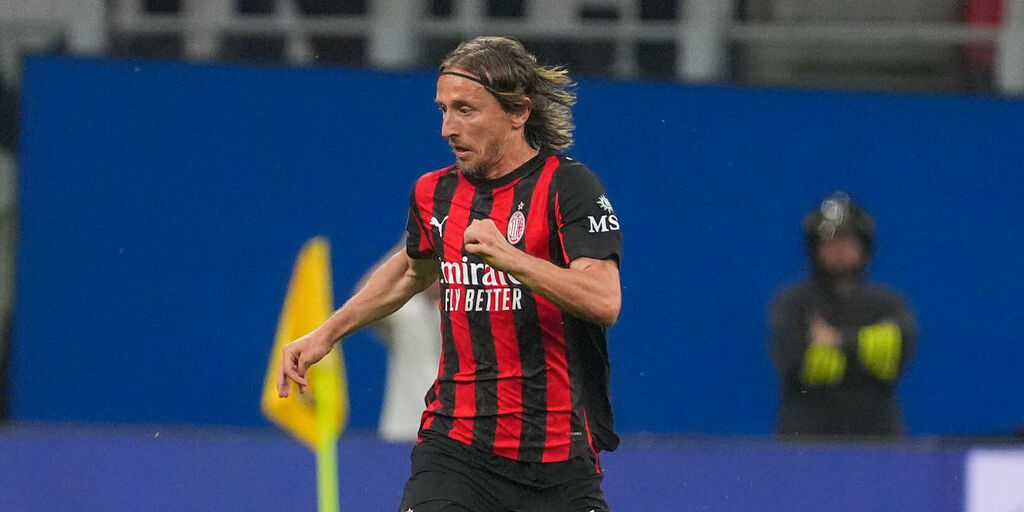 Copertina: Milan, scontro durissimo in campo tra Modric e Locatelli: il croato esce dolorante