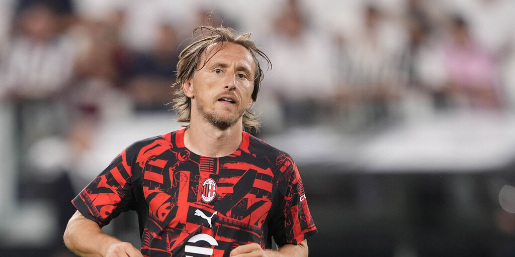 Copertina: Modric, qualcosa è cambiato: 90 minuti in panchina, non è più un titolarissimo