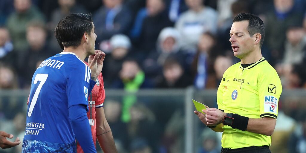 Copertina: Como, la folle partita di Morata: gol sbagliato, ammonizione e cambio a "chiamata"