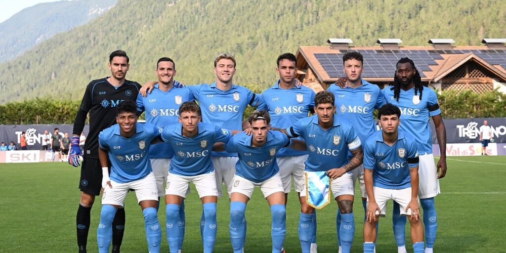 Copertina: Napoli ko con l'Arezzo come un anno fa: non basta Politano